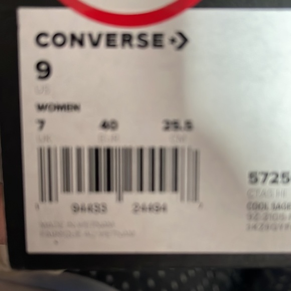 NEW NEVER WORN Converse - Picture 3 of 3